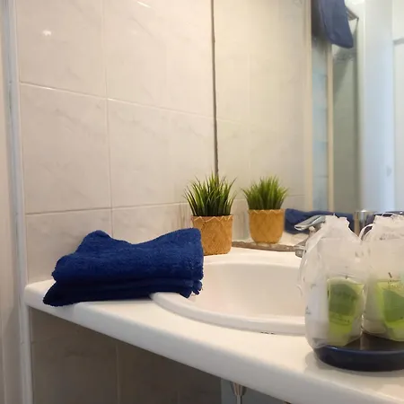 Apartment Adorable A 200m De La , Frais , Bien Equipe Et Proche Des Commodites
