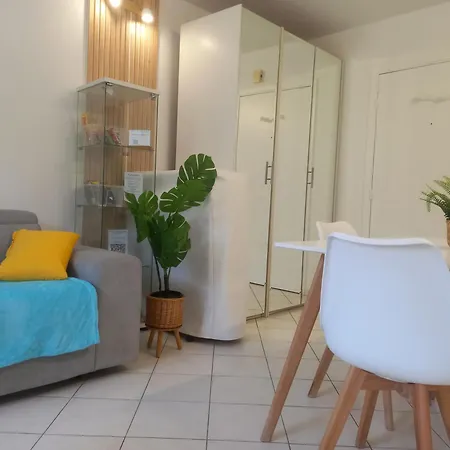 Apartment Adorable A 200m De La , Frais , Bien Equipe Et Proche Des Commodites